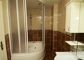 شقة باطلالة بحرية رائعة وغرفتي نوم في ماهموت لار , ألانيا