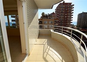 شقة باطلالة بحرية رائعة وغرفتي نوم في ماهموت لار , ألانيا