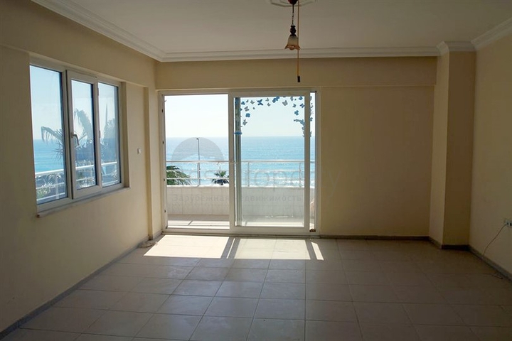 شقة على الخط الأول للبحر بغرفتي نوم في منطقة محمودلار - ألانيا 