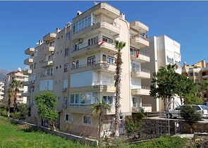 شقة على الخط الأول للبحر بغرفتي نوم في منطقة محمودلار - ألانيا 