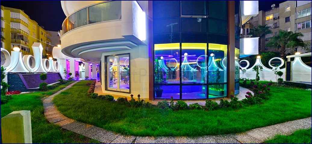 منازل فاخرة باطلالة بحرية خلابة على الخط الأول للبحر في محمودلار / الانيا