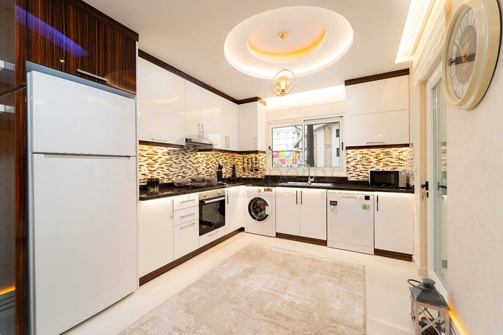 منازل فاخرة باطلالة بحرية خلابة على الخط الأول للبحر في محمودلار / الانيا