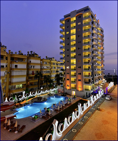 منازل فاخرة باطلالة بحرية خلابة على الخط الأول للبحر في محمودلار / الانيا