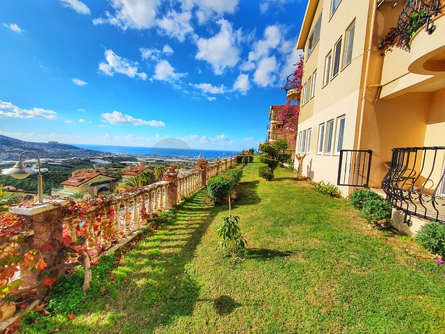 شقق باطلالات ساحرة على البحر في مجمع الغولد سيتي