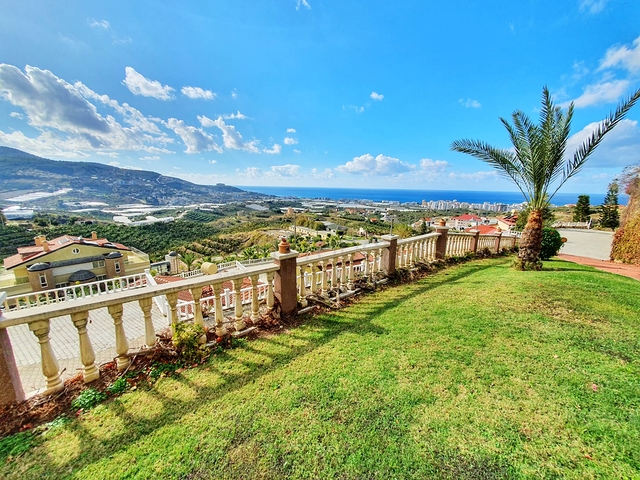 شقق باطلالات ساحرة على البحر في مجمع الغولد سيتي