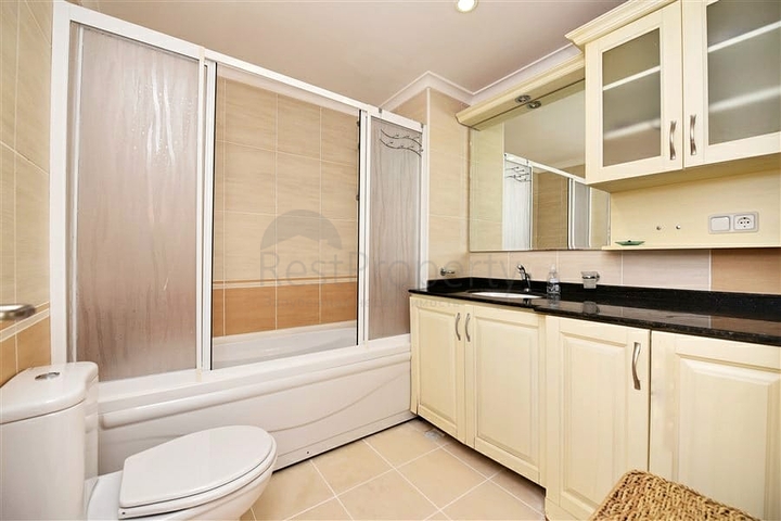 شقق باطلالات ساحرة على البحر في مجمع الغولد سيتي