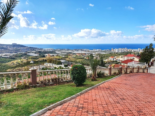 شقق باطلالات ساحرة على البحر في مجمع الغولد سيتي