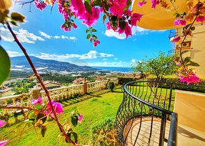 شقق باطلالات ساحرة على البحر في مجمع الغولد سيتي