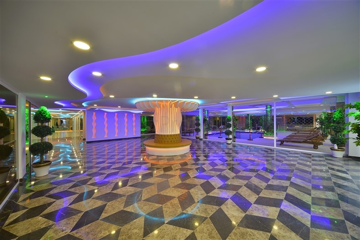 شقق ضمن مجمع يضاهي فنادق 5 نجوم في الانيا