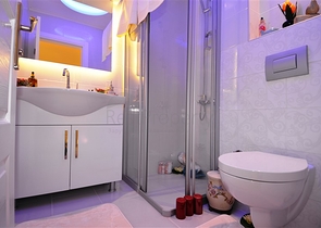 شقق ضمن مجمع يضاهي فنادق 5 نجوم في الانيا