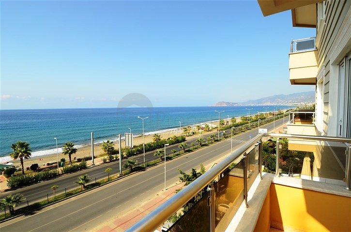 شقة مفروشة تطل على البحر مباشرة في ألانيا