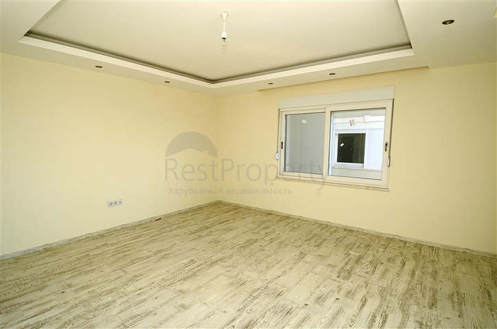 شقة مكونة من اربع غرف نوم ضمن مجمع عصري