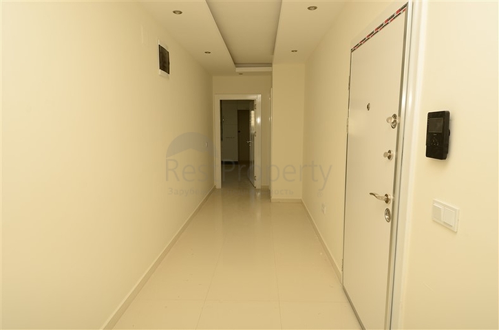 شقة مكونة من اربع غرف نوم ضمن مجمع عصري