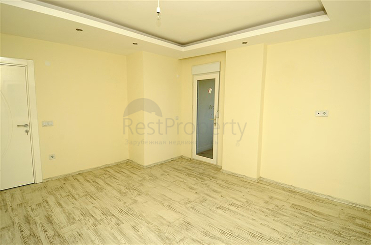 شقة مكونة من اربع غرف نوم ضمن مجمع عصري