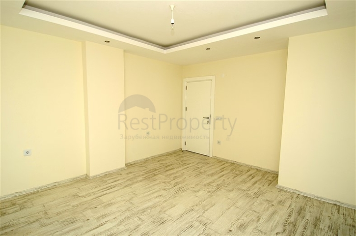 شقة مكونة من اربع غرف نوم ضمن مجمع عصري