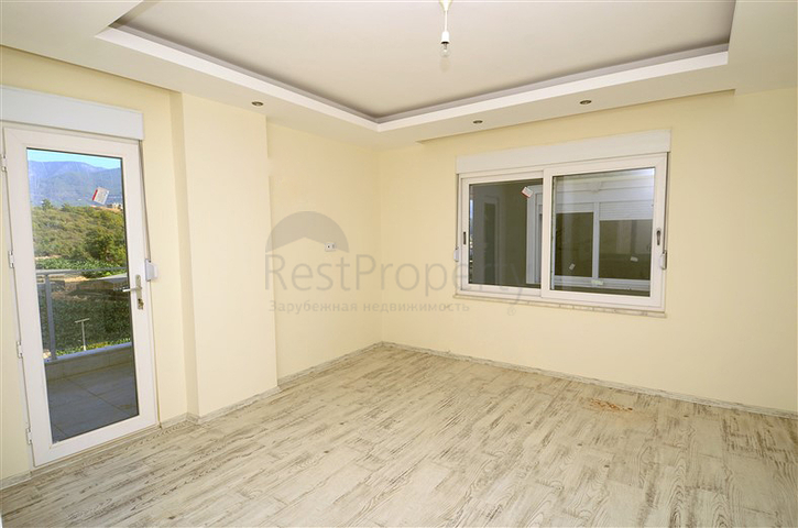 شقة مكونة من اربع غرف نوم ضمن مجمع عصري