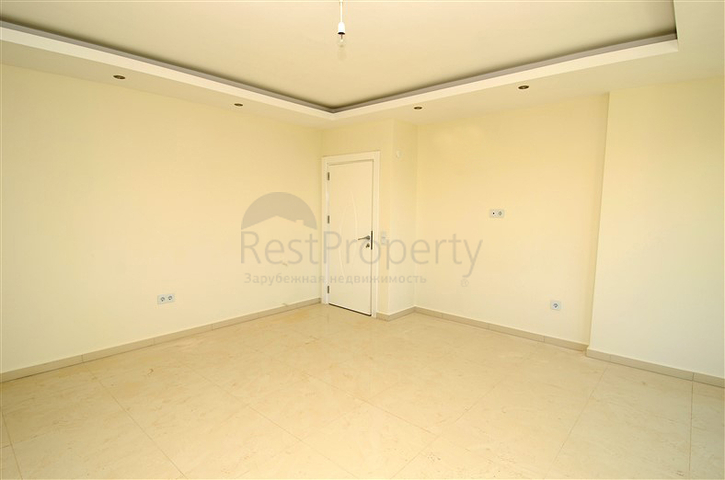 شقة مكونة من اربع غرف نوم ضمن مجمع عصري