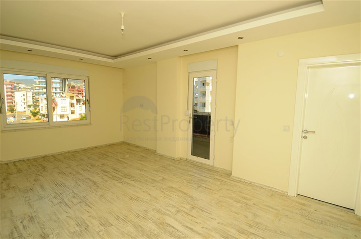 شقة مكونة من اربع غرف نوم ضمن مجمع عصري