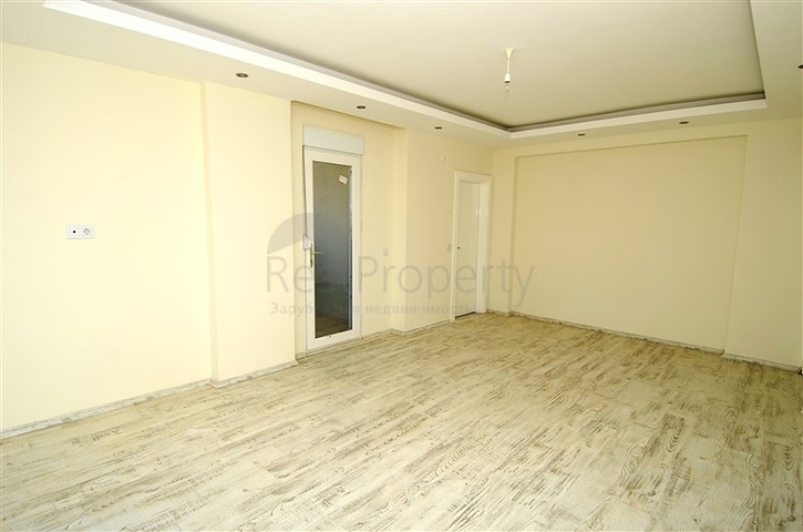 شقة مكونة من اربع غرف نوم ضمن مجمع عصري