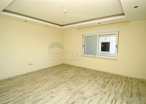 شقة مكونة من اربع غرف نوم ضمن مجمع عصري