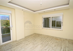 شقة مكونة من اربع غرف نوم ضمن مجمع عصري