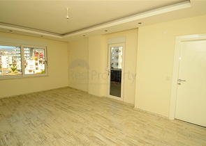 شقة مكونة من اربع غرف نوم ضمن مجمع عصري