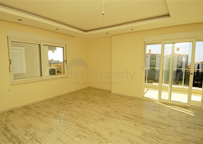 شقة مكونة من اربع غرف نوم ضمن مجمع عصري