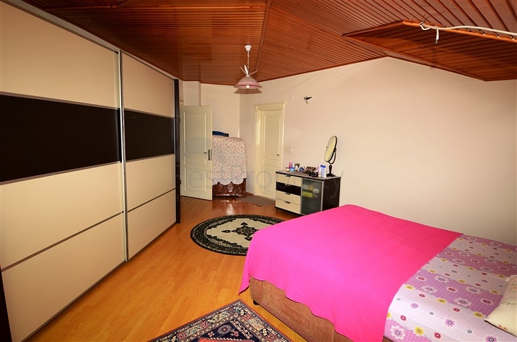 بنتهاوس مطلة على البحر في وسط ألانيا