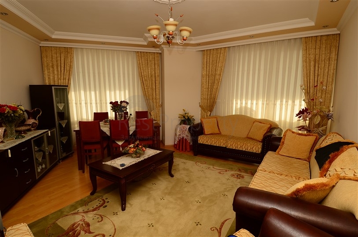 بنتهاوس مطلة على البحر في وسط ألانيا