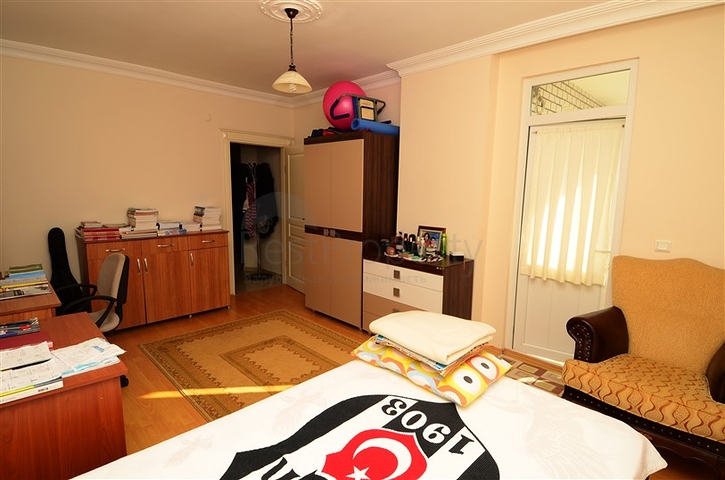 بنتهاوس مطلة على البحر في وسط ألانيا