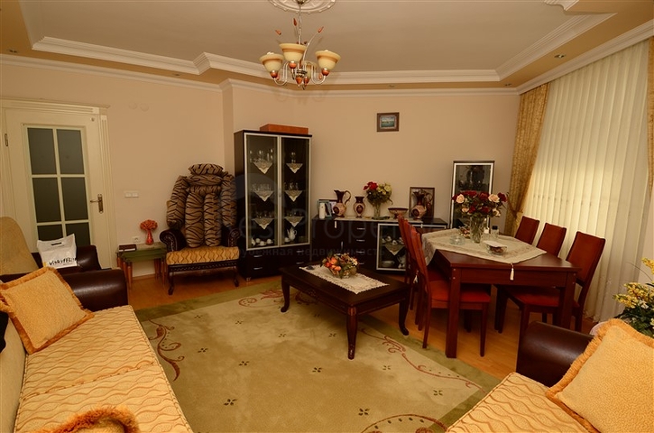 بنتهاوس مطلة على البحر في وسط ألانيا