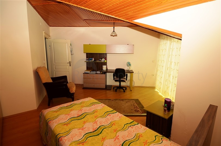 بنتهاوس مطلة على البحر في وسط ألانيا