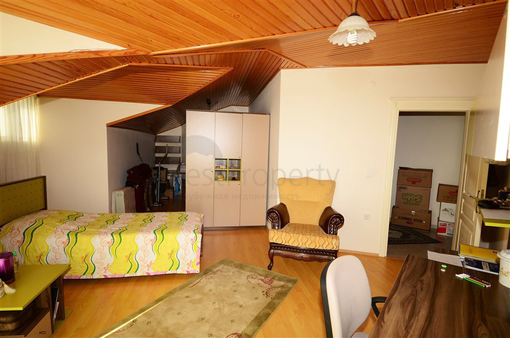 بنتهاوس مطلة على البحر في وسط ألانيا