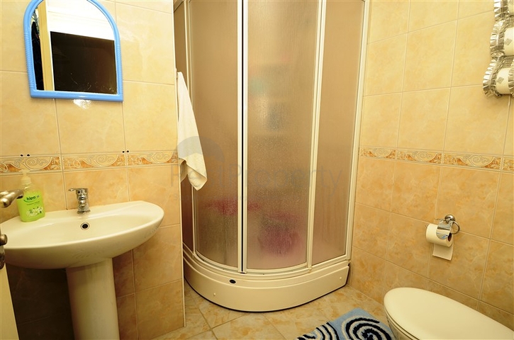 بنتهاوس مطلة على البحر في وسط ألانيا