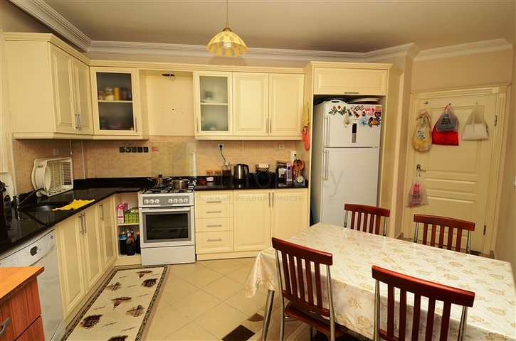 بنتهاوس مطلة على البحر في وسط ألانيا