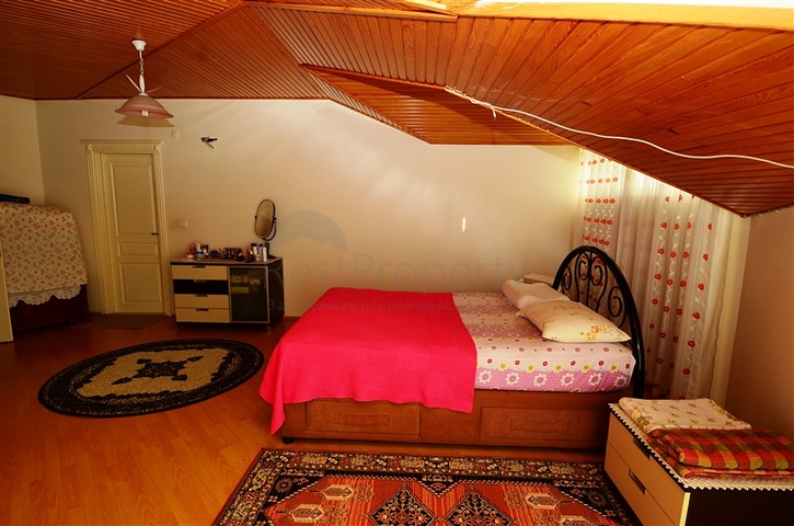 بنتهاوس مطلة على البحر في وسط ألانيا