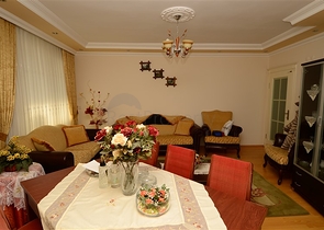 بنتهاوس مطلة على البحر في وسط ألانيا