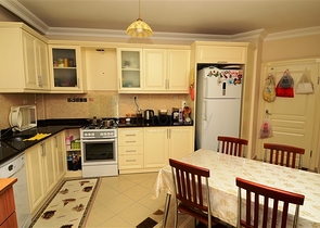 بنتهاوس مطلة على البحر في وسط ألانيا