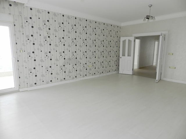 شقة واسعة قريبة من البحر