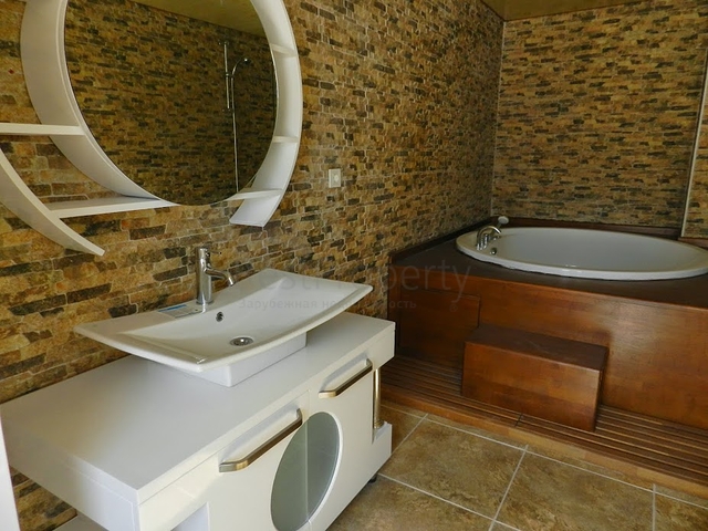 شقة واسعة قريبة من البحر