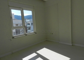 شقة واسعة قريبة من البحر