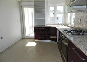 شقة واسعة قريبة من البحر