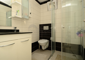 شقة في مجمع فاخر في الانيا