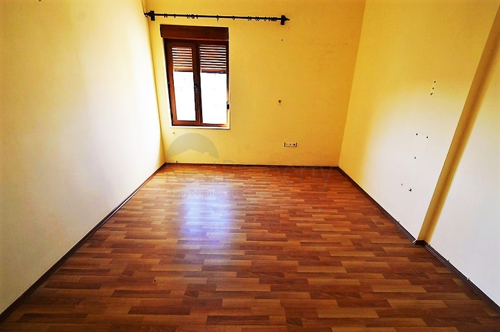 شقة بينتهاوس ثلاث غرف و صالة