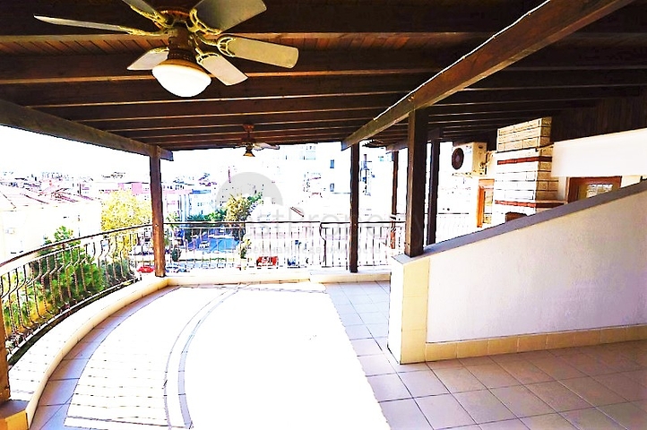 شقة بينتهاوس ثلاث غرف و صالة