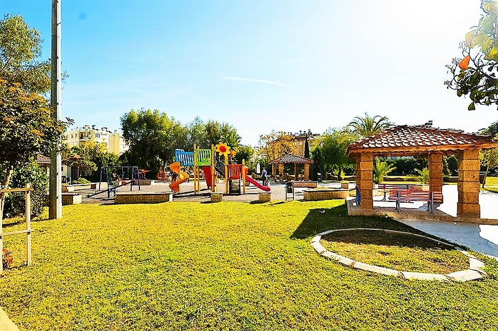 شقة بينتهاوس ثلاث غرف و صالة