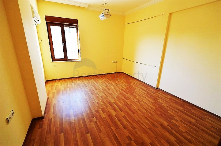 شقة بينتهاوس ثلاث غرف و صالة