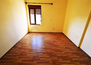 شقة بينتهاوس ثلاث غرف و صالة