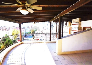 شقة بينتهاوس ثلاث غرف و صالة