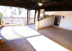 شقة بينتهاوس ثلاث غرف و صالة